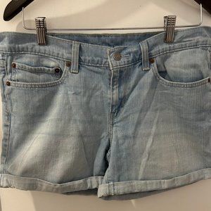 Levi Strauss & Co Women's Cuffed Mid-Length Denim Short Lighter Wash Size 30